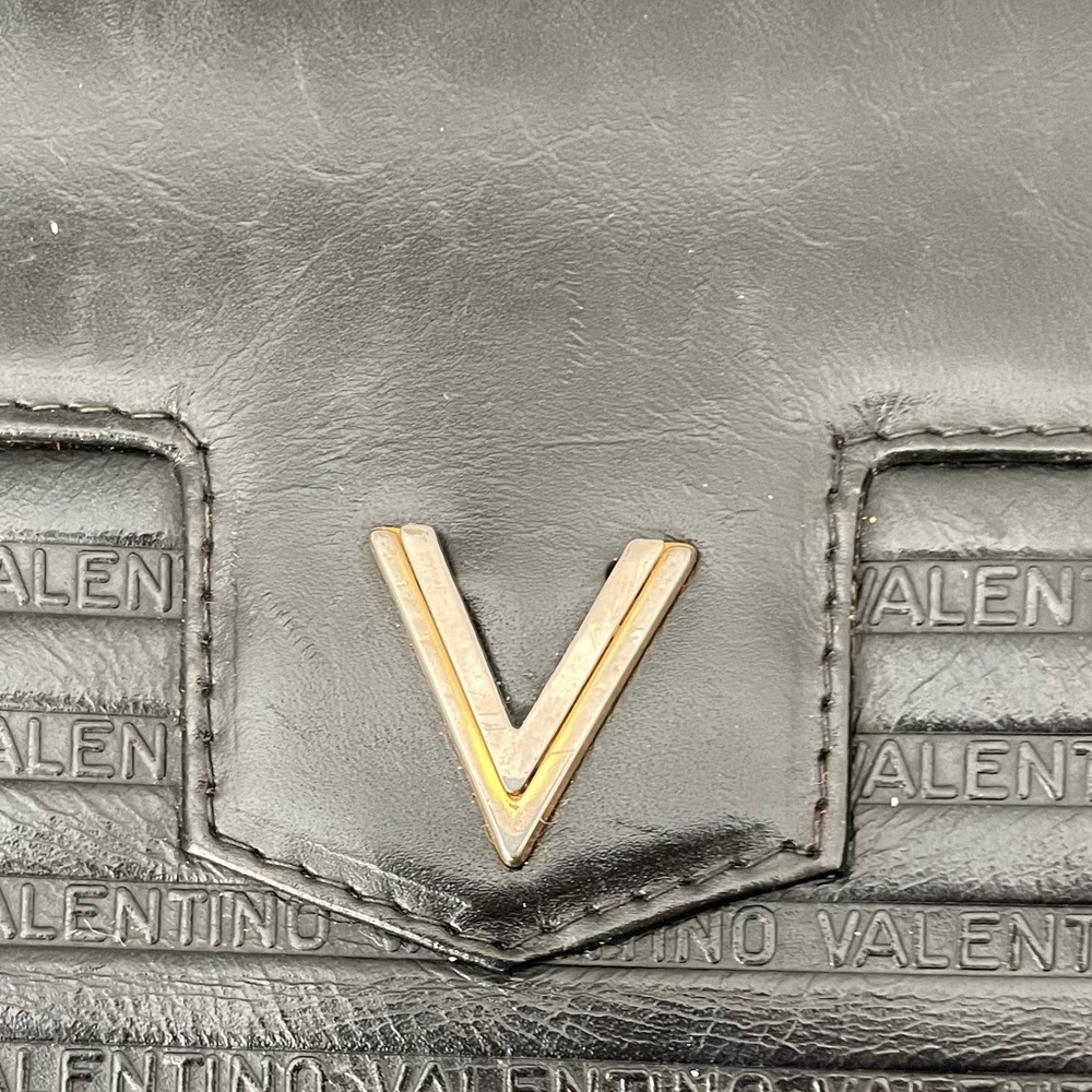 SOLD ‼️Vintage Valentino Clutch - Picture 4 of 14